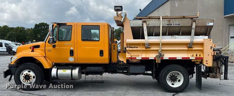 image for item DY0345 2006 International WorkStar 7400 crew cab dump truck