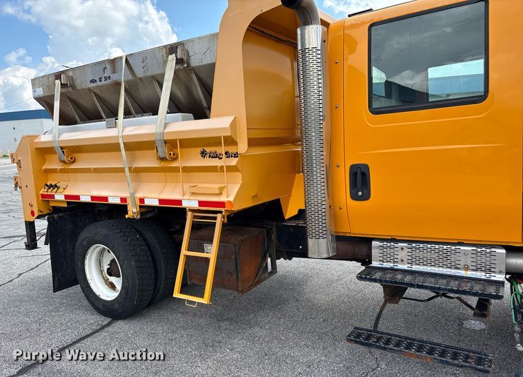 image for item DY0345 2006 International WorkStar 7400 crew cab dump truck