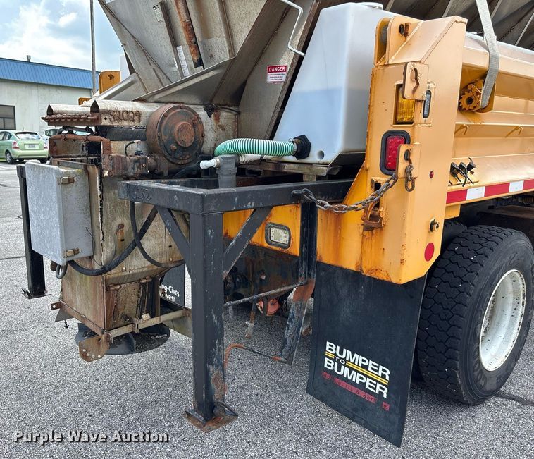 image for item DY0345 2006 International WorkStar 7400 crew cab dump truck