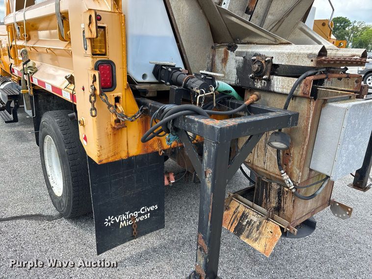 image for item DY0345 2006 International WorkStar 7400 crew cab dump truck