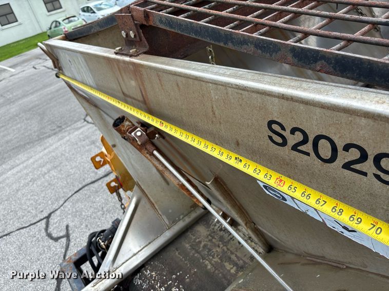 image for item DY0345 2006 International WorkStar 7400 crew cab dump truck