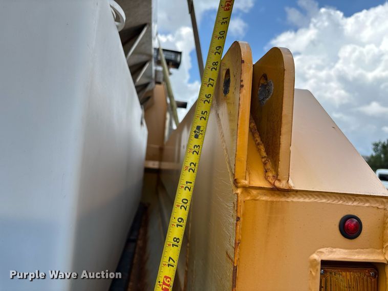 image for item DY0345 2006 International WorkStar 7400 crew cab dump truck