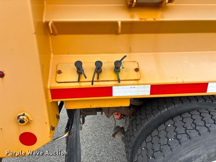 image for item DY0345 2006 International WorkStar 7400 crew cab dump truck