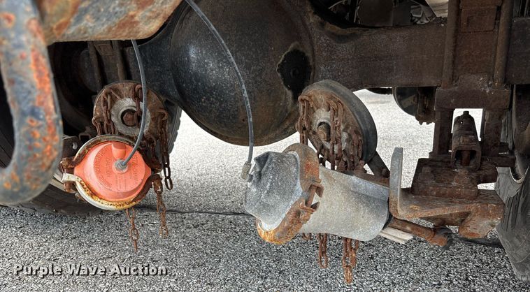 image for item DY0345 2006 International WorkStar 7400 crew cab dump truck