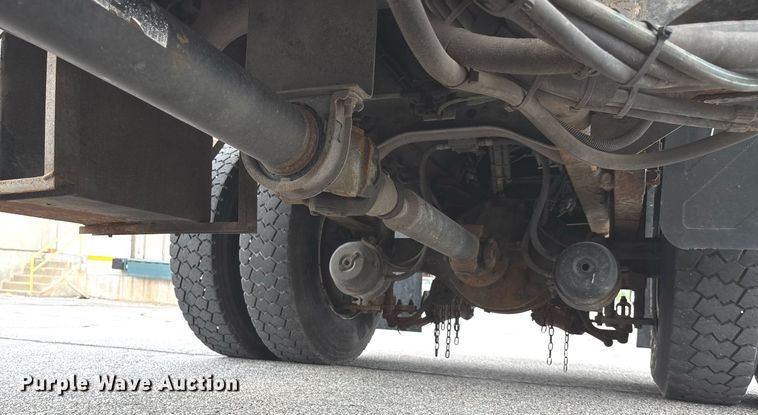 image for item DY0345 2006 International WorkStar 7400 crew cab dump truck