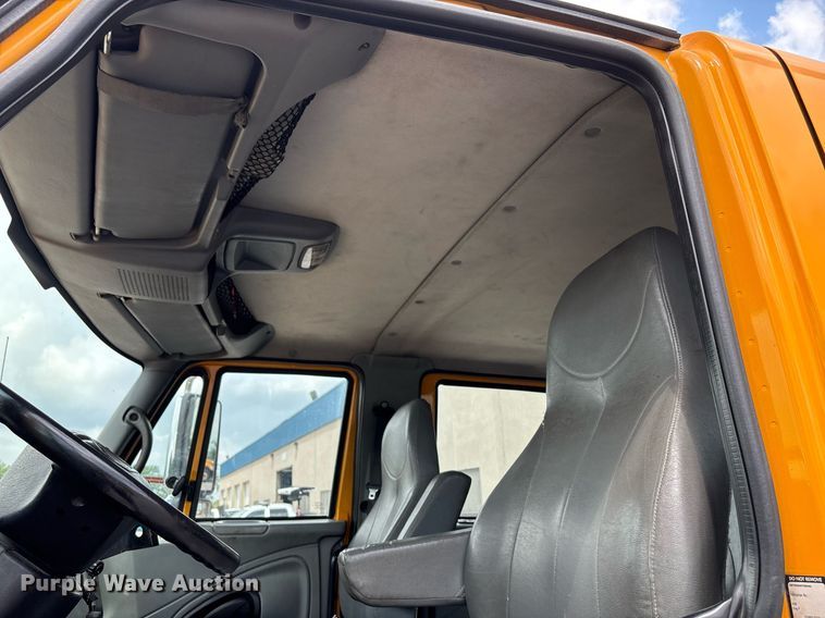 image for item DY0345 2006 International WorkStar 7400 crew cab dump truck