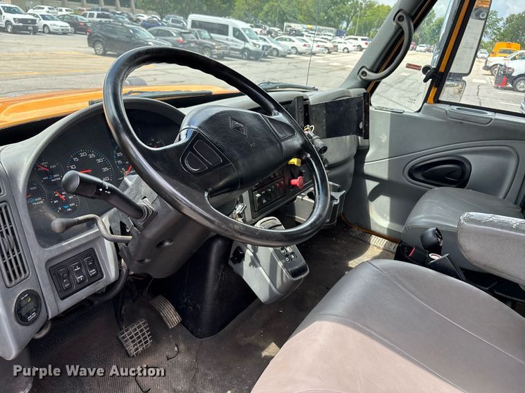 image for item DY0345 2006 International WorkStar 7400 crew cab dump truck