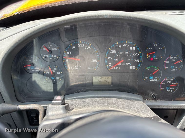 image for item DY0345 2006 International WorkStar 7400 crew cab dump truck