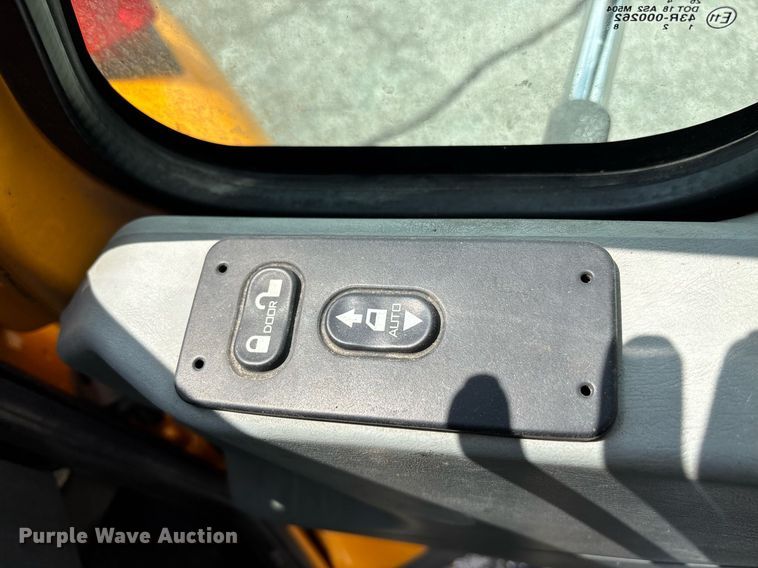 image for item DY0345 2006 International WorkStar 7400 crew cab dump truck