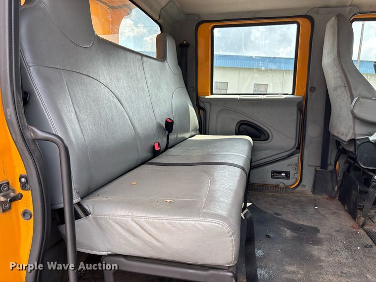 image for item DY0345 2006 International WorkStar 7400 crew cab dump truck