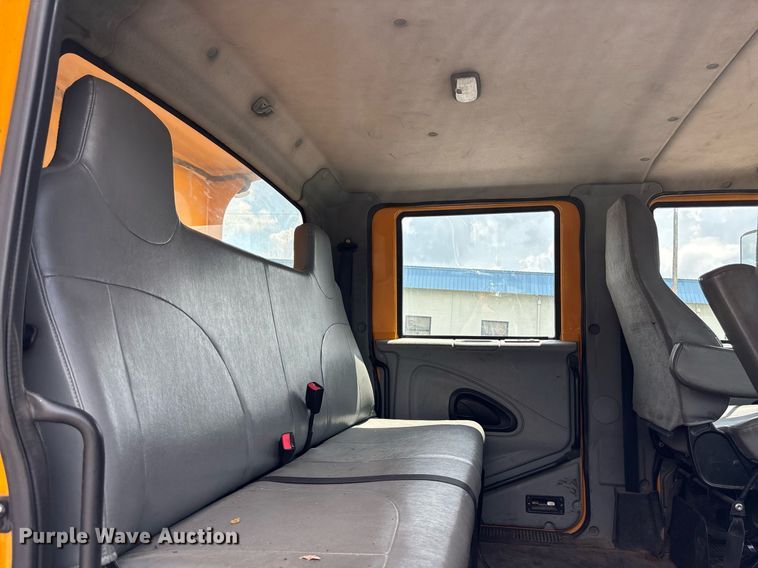 image for item DY0345 2006 International WorkStar 7400 crew cab dump truck