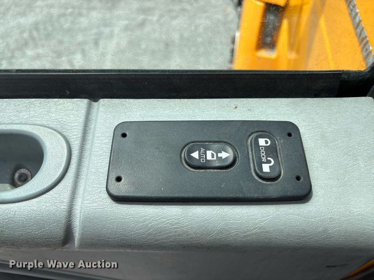 image for item DY0345 2006 International WorkStar 7400 crew cab dump truck