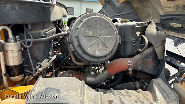 image for item DY0345 2006 International WorkStar 7400 crew cab dump truck