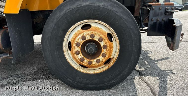 image for item DY0345 2006 International WorkStar 7400 crew cab dump truck