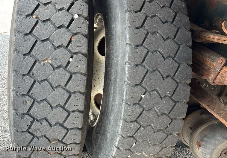 image for item DY0345 2006 International WorkStar 7400 crew cab dump truck