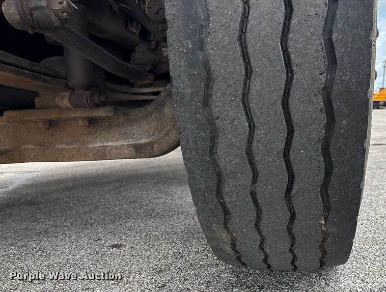 image for item DY0345 2006 International WorkStar 7400 crew cab dump truck