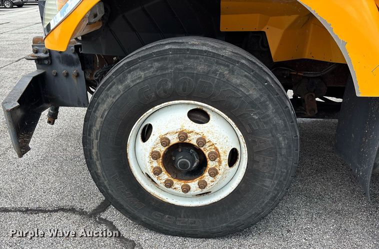 image for item DY0345 2006 International WorkStar 7400 crew cab dump truck