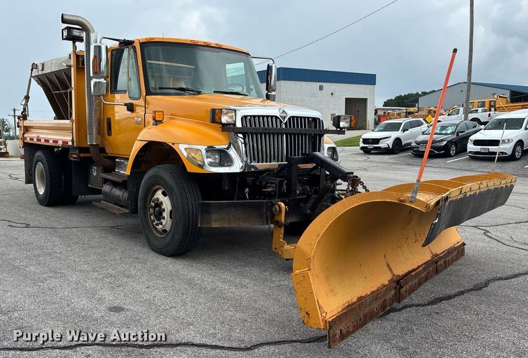 image for item DY0346 2006 International 7400 dump truck