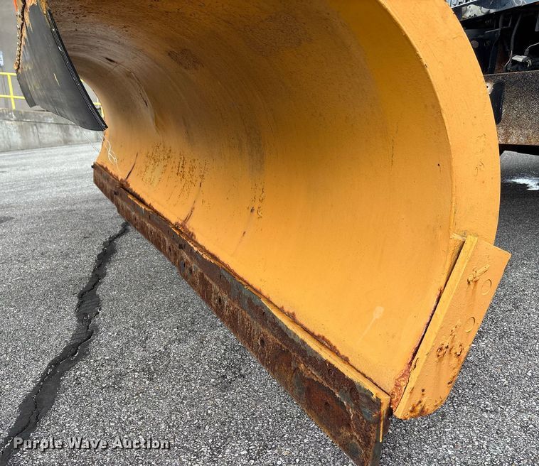 image for item DY0346 2006 International 7400 dump truck