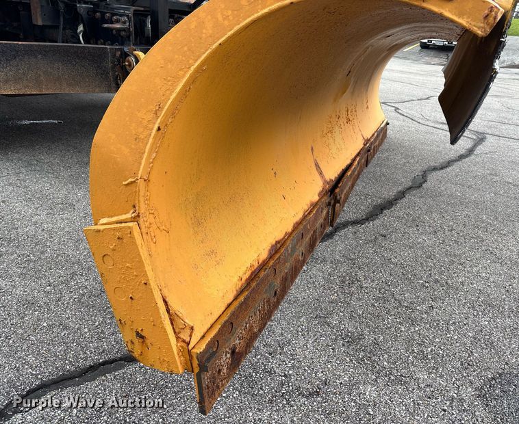 image for item DY0346 2006 International 7400 dump truck