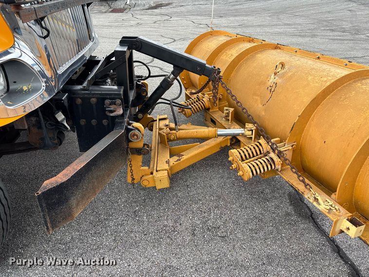 image for item DY0346 2006 International 7400 dump truck