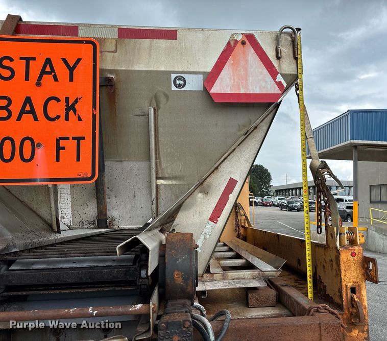 image for item DY0346 2006 International 7400 dump truck