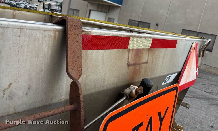 image for item DY0346 2006 International 7400 dump truck