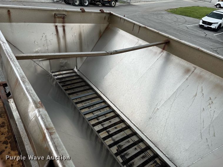 image for item DY0346 2006 International 7400 dump truck