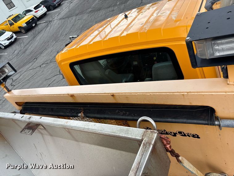 image for item DY0346 2006 International 7400 dump truck