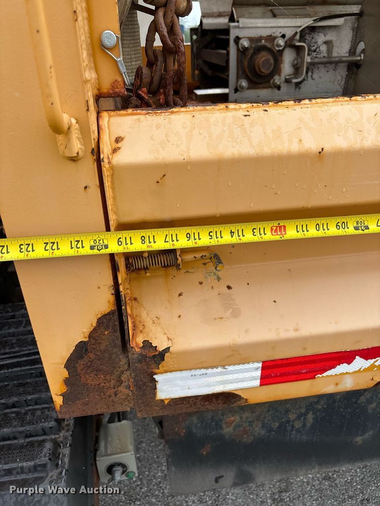 image for item DY0346 2006 International 7400 dump truck