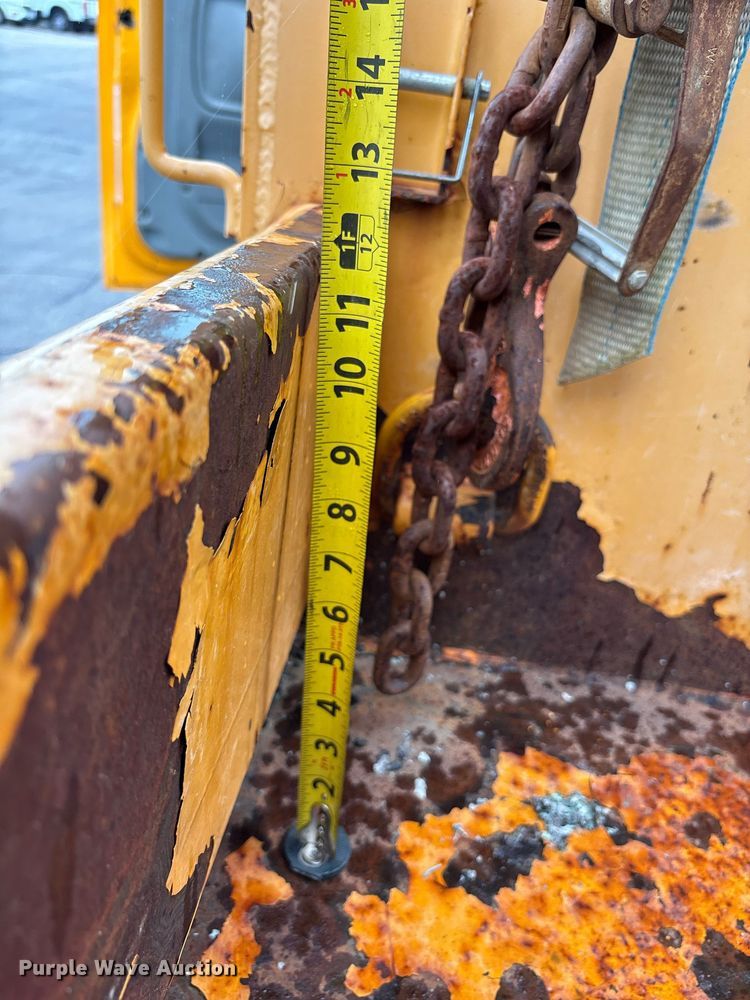 image for item DY0346 2006 International 7400 dump truck