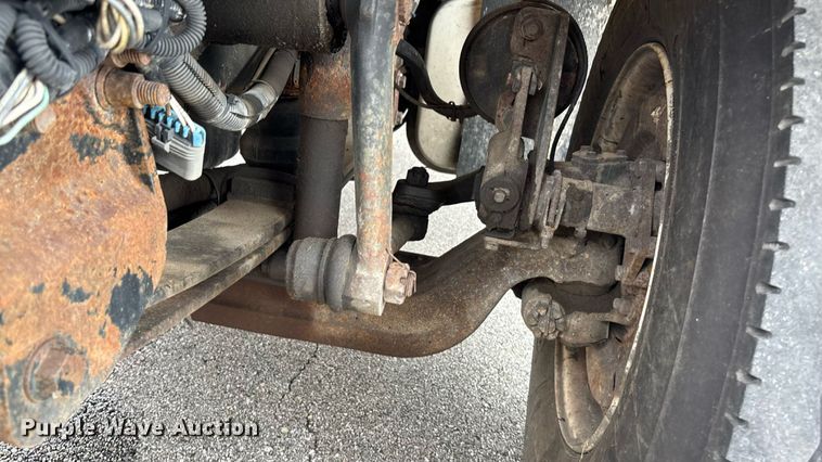 image for item DY0346 2006 International 7400 dump truck