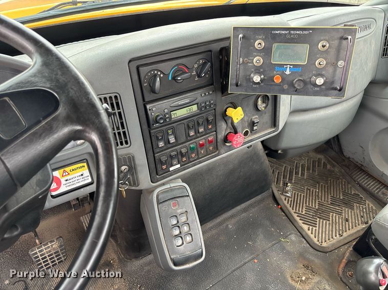 image for item DY0346 2006 International 7400 dump truck