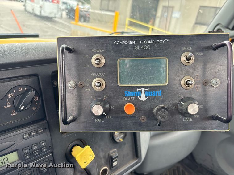 image for item DY0346 2006 International 7400 dump truck