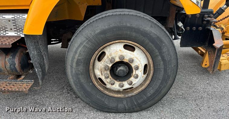 image for item DY0346 2006 International 7400 dump truck