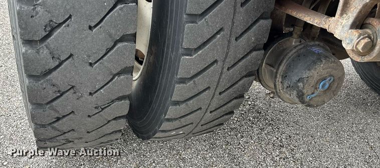 image for item DY0346 2006 International 7400 dump truck