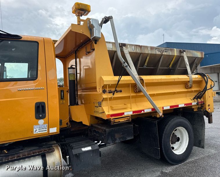 image for item DY0347 2005 International 7400 dump truck