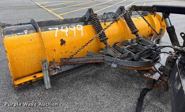 image for item DY0347 2005 International 7400 dump truck