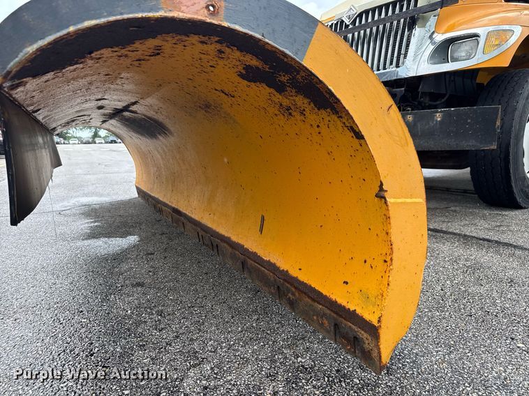 image for item DY0347 2005 International 7400 dump truck