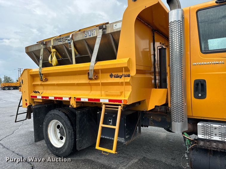 image for item DY0347 2005 International 7400 dump truck