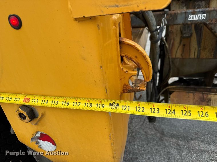 image for item DY0347 2005 International 7400 dump truck