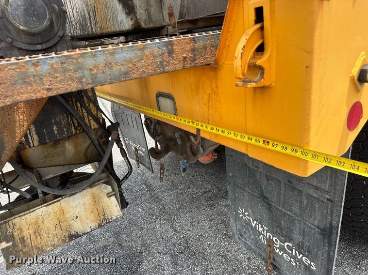 image for item DY0347 2005 International 7400 dump truck