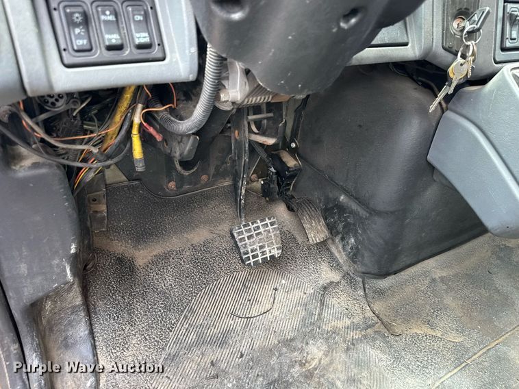 image for item DY0347 2005 International 7400 dump truck