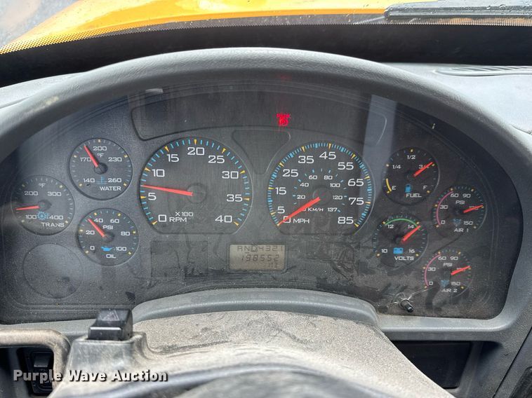 image for item DY0347 2005 International 7400 dump truck