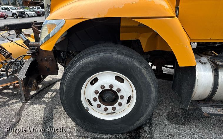 image for item DY0347 2005 International 7400 dump truck