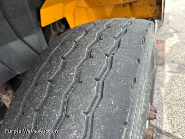 image for item DY0347 2005 International 7400 dump truck