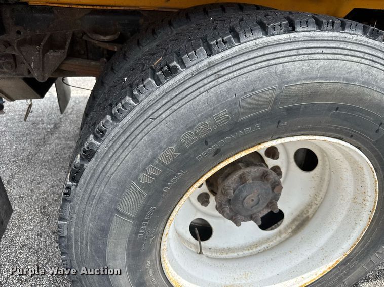 image for item DY0347 2005 International 7400 dump truck