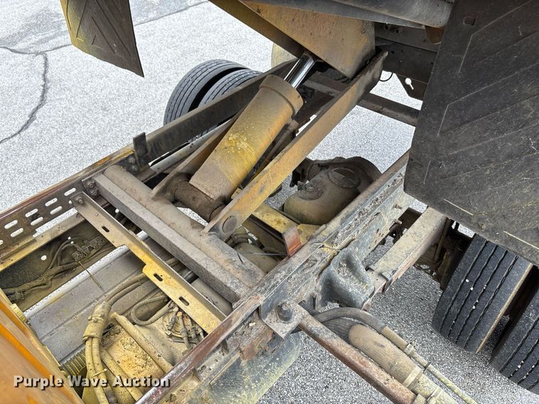 image for item DY0348 2009 Chevrolet C4500 dump flatbed truck