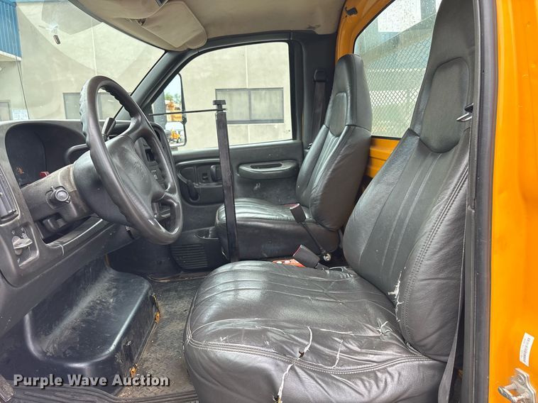 image for item DY0348 2009 Chevrolet C4500 dump flatbed truck