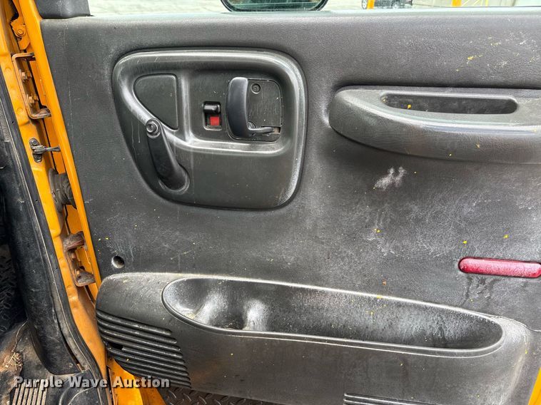 image for item DY0348 2009 Chevrolet C4500 dump flatbed truck